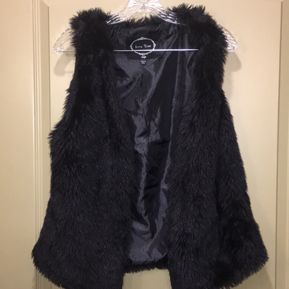 Women’s faux fur vest